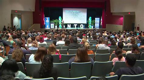 Hundreds of first-time teachers attend orientation in Hialeah Gardens as school start nears